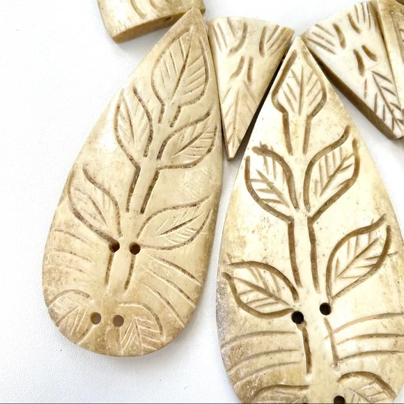 Vintage 1970s Artisan Etched Bone Statement Necklace - Picture 14 of 17